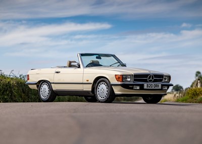 Lot 212 - 1987 Mercedes-Benz 300 SL Roadster