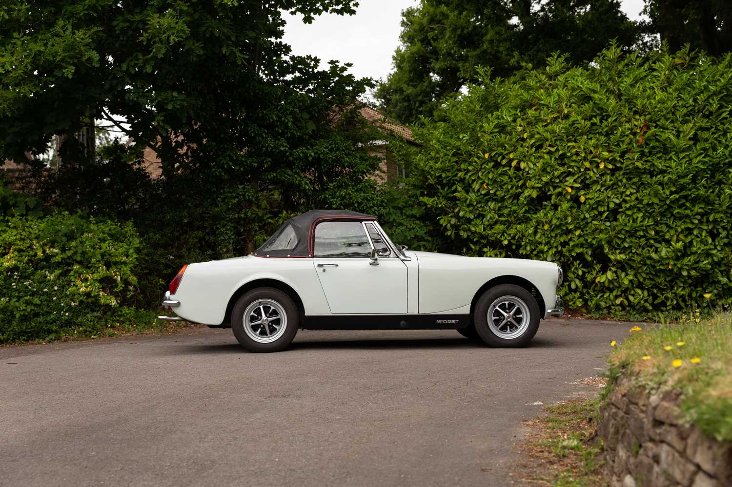 Click for high resolution Lot 115 - 1973 MG Midget