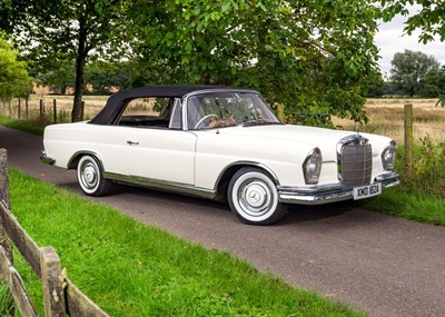 Lot 207 - 1963 Mercedes-Benz  220 SE Convertible