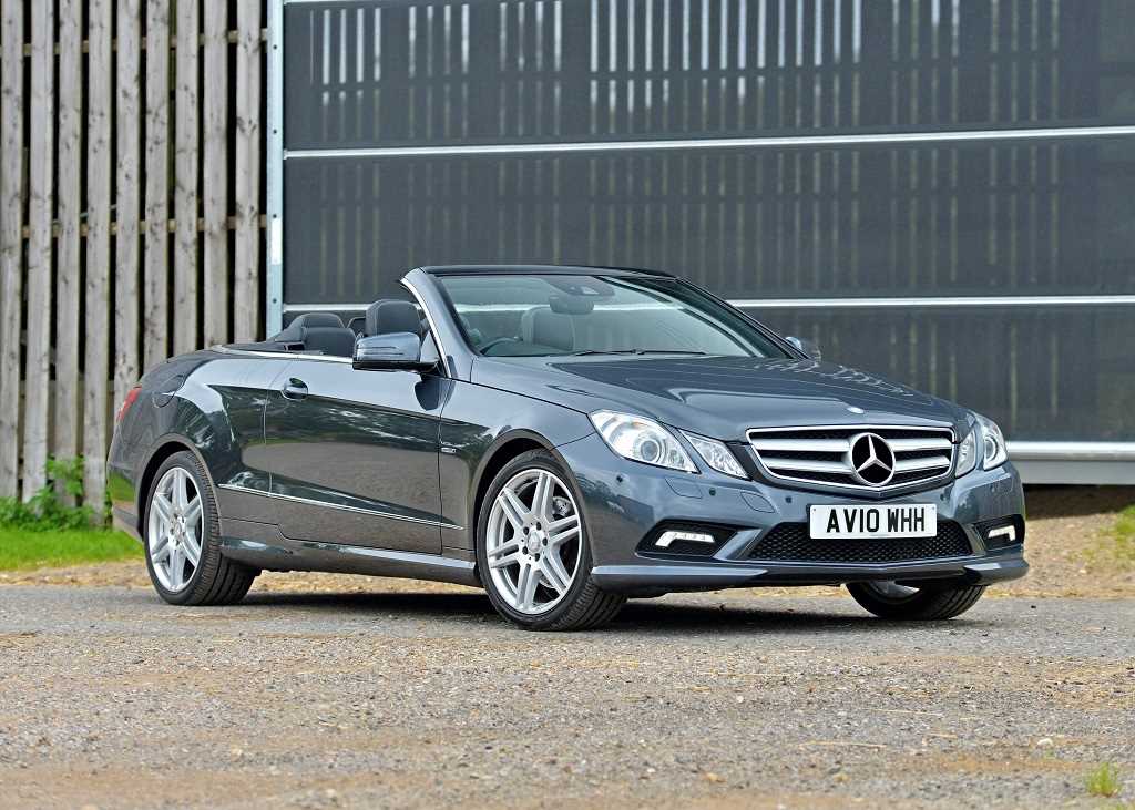 Lot 137 - 2010 Mercedes-Benz  E350 CDI Blue-Tec Sport Convertible