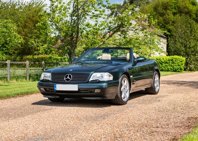 Lot 262 - 2001 Mercedes-Benz SL320 Designo