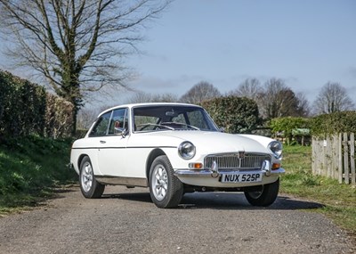 Lot 265 - 1975 MG B GT