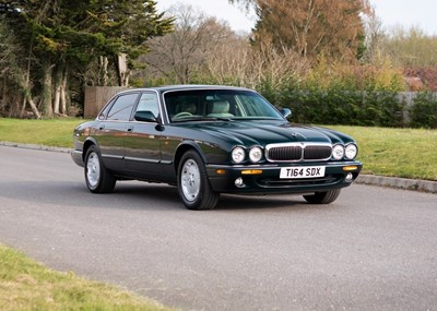 Lot 171 - 1999 Jaguar XJ8 3.2 Executive