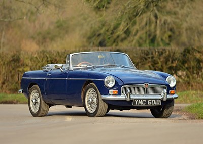 Lot 262 - 1964 MG B Roadster