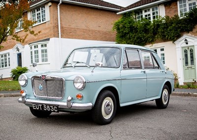 Lot 212 - 1965 MG 1100