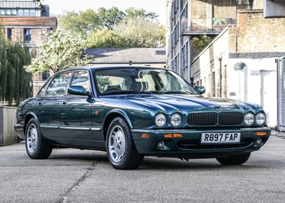 Lot 395 - 1997 Jaguar XJ8 (3.2 litre)