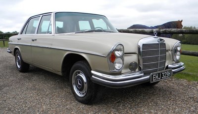 Lot 50 - Mercedes-Benz