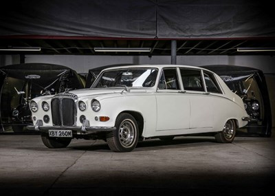 Lot 255 - 1973 Daimler  DS420