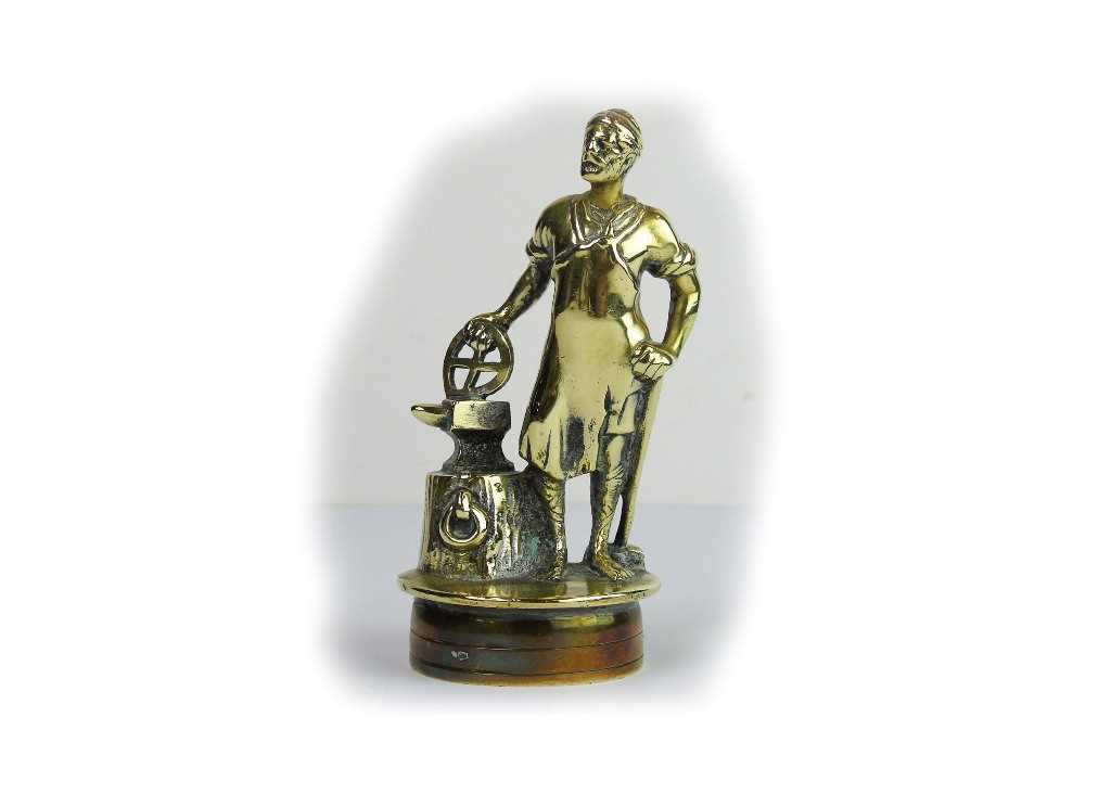 Click for high resolution Lot 40 - A Vulcan car mascot