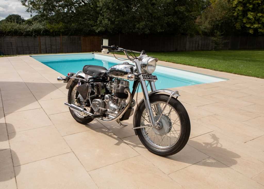 Click for high resolution Lot 105 - 1976 Royal Enfield  Silver Bullet (350cc)