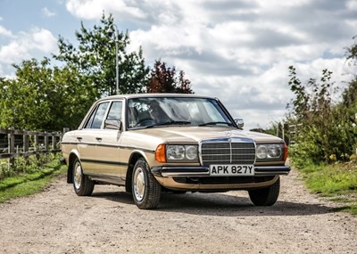 Lot 271 - 1983 Mercedes-Benz 230E