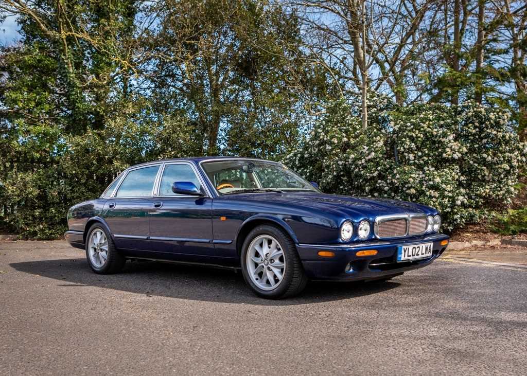 Lot 285 - 2002 Jaguar XJ8 SE (4.0 litre)