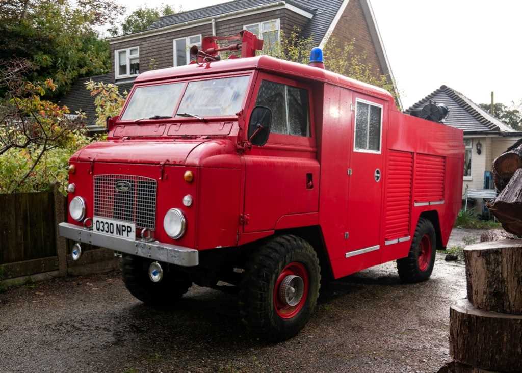 Lot 260 - 1968 Land Rover Series IIa ‘Firefly’ Fire