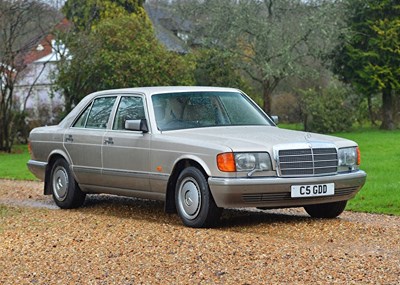 Lot 205 - 1990 Mercedes-Benz 300 SE Saloon