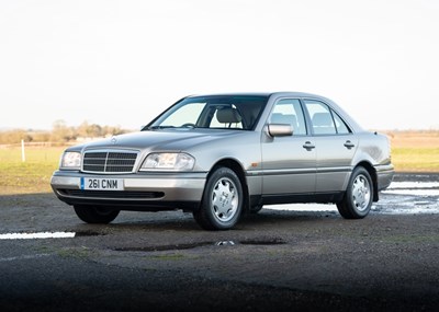 Lot 255 - 1995 Mercedes-Benz C280 Elegance