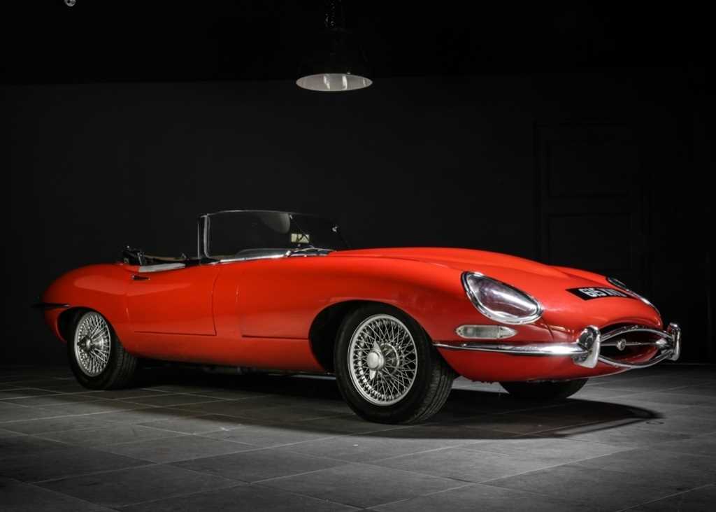 Lot 140 - 1961 Jaguar E-Type S1 Roadster 'Flat Floor'