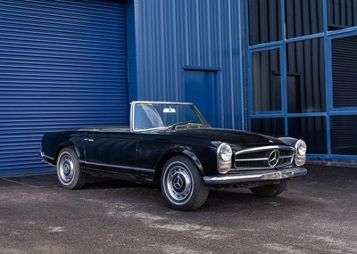 Lot 206 - 1967 Mercedes-Benz  250 SL Pagoda