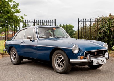 Lot 207 - 1971 MG  B GT