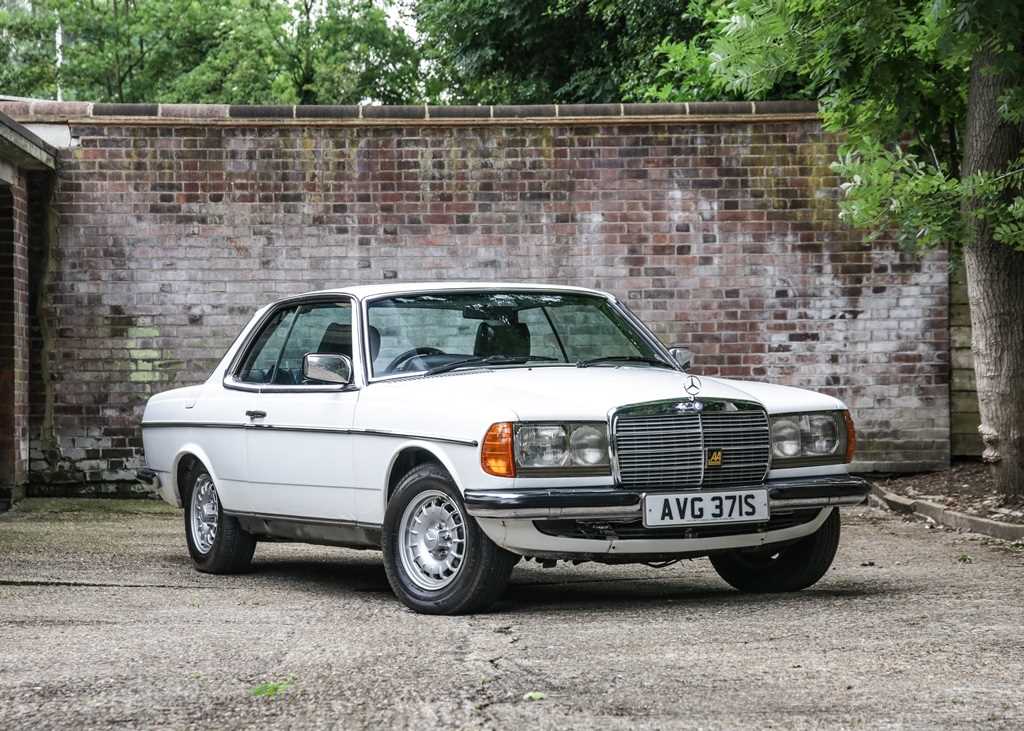 Click for high resolution Lot 278 - 1977 Mercedes-Benz 230 C