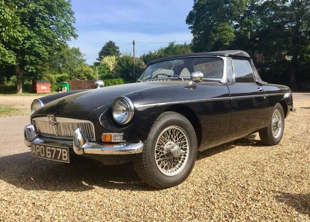 Lot 122 - 1964 MG B Roadster