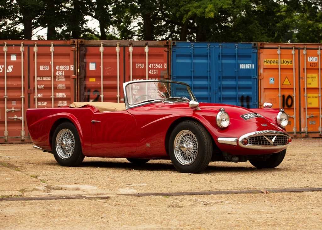 Lot 152 - 1960 Daimler  SP250