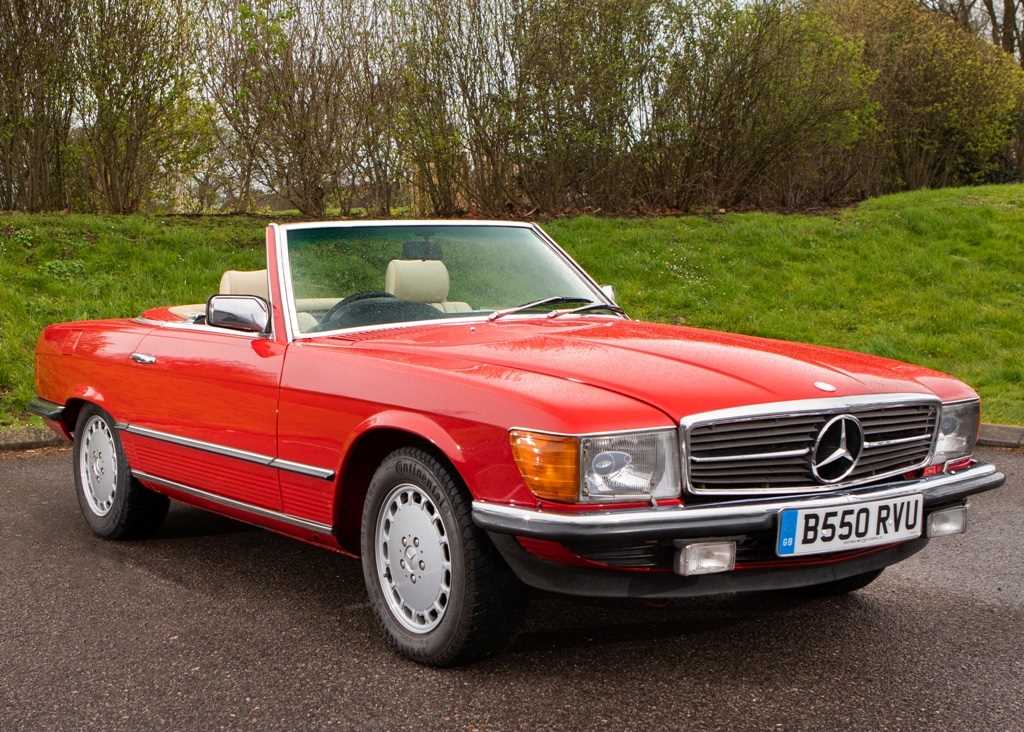 Lot 128 - 1984 Mercedes-Benz 500 SL