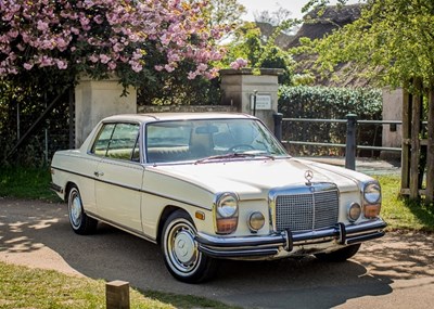 Lot 267 - 1992 Mercedes-Benz  260E Auto