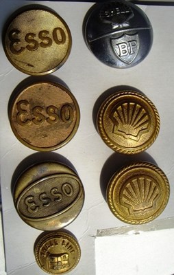 Lot 114 - Severn petrol station uniform buttons