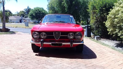 Lot 328 - 1975 Alfa Romeo 1600 GT Junior