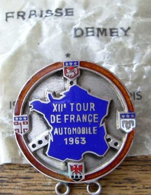 Lot 43 - Tour de France lapel badge