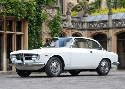 Lot 253 - 1966 Alfa Romeo Guilia Sprint GT Veloce