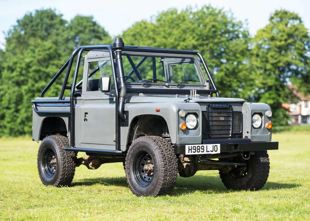 Lot 122 - 1991 Land Rover Defender 90 - ‘The Man from U.N.C.L.E.’