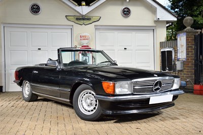 Lot 234 - 1986 Mercedes-Benz SL 500 Roadster