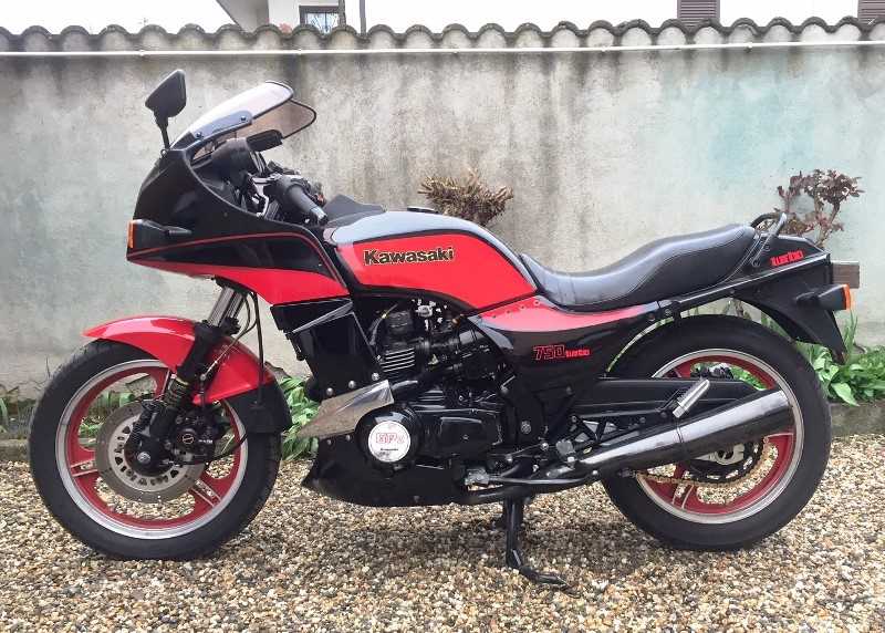 Click for high resolution Lot 102 - 1984 Kawasaki GPZ 750 Turbo