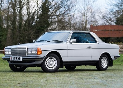 Lot 352 - 1985 Mercedes-Benz  230 CE