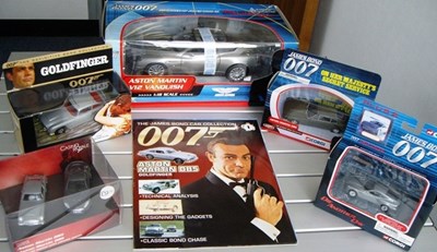 Lot 101 - James Bond models