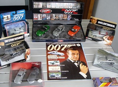 Lot 122 - James Bond models