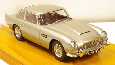 Lot 102 - A limited edition, hand-built model of the 1964 Aston Martin DB5