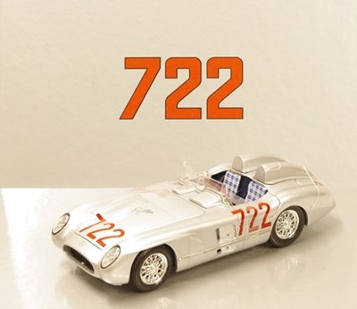 Lot 104 - A limited edition model (number 564 of 722) of the 1955 Mercedes-Benz 300SLR ‘722’