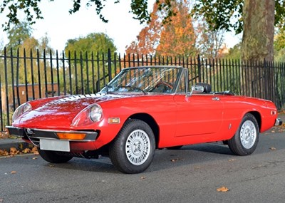 Lot 318 - 1986 Mercedes-Benz 560 SL Roadster