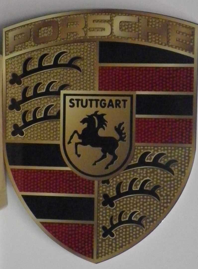 Click for high resolution Lot 5 - Nine early Brass grease guns