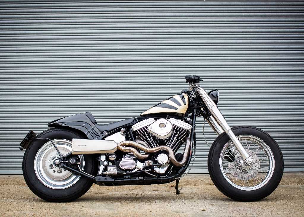 Click for high resolution Lot 101 - 1999 Harley-Davidson Heritage Softail Classic FLSTC