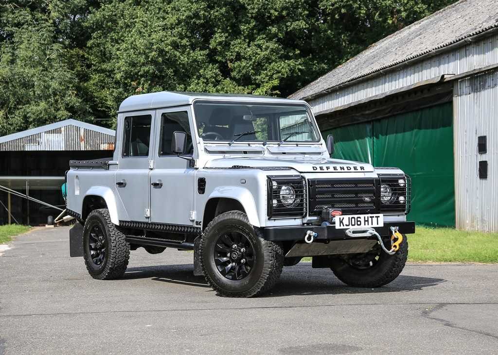 Lot 154 - 2006 Land Rover Defender 110 TD5 Pick-up (5.0 litre)