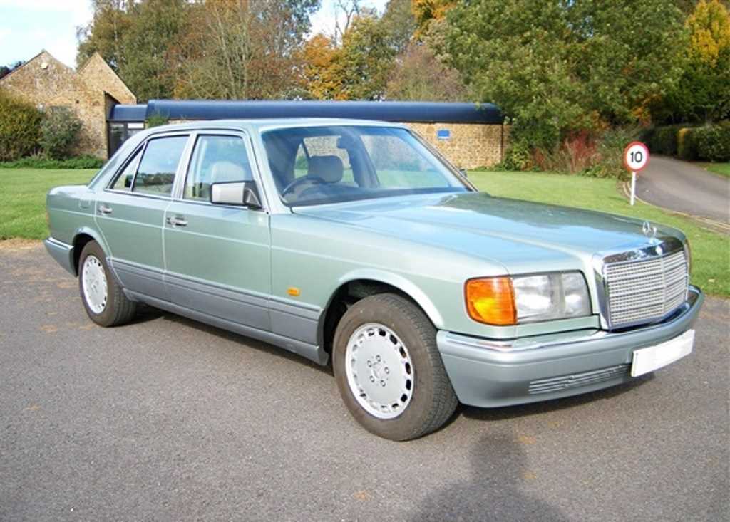 Click for high resolution Lot 115 - 1990 Mercedes-Benz  260 SE