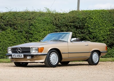 Lot 215 - 1982 Mercedes-Benz 500 SL Roadster