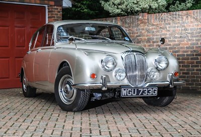 Lot 107 - 1968 Daimler V8 250 Saloon