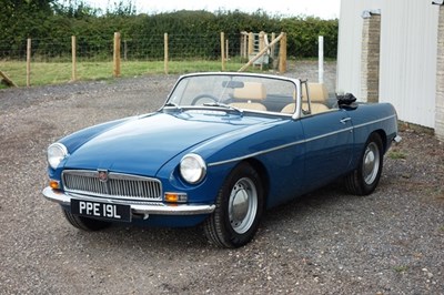 Lot 157 - 1973 MG B Roadster