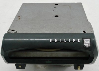 Lot 25 - A very rare 1950/1960s Phillips Mignon AG 2101 D/15 car record player