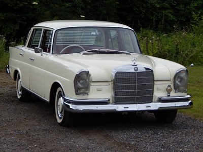 Lot 353 - 1962 Mercedes-Benz 220 S Fintail Saloon